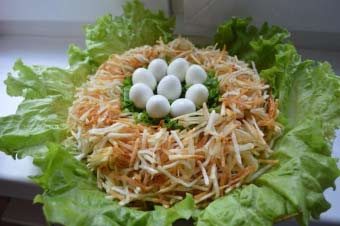 Салат з маленькими перепелиними яйцями 1