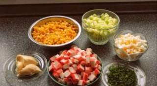 продукти для салату з крабовими паличками