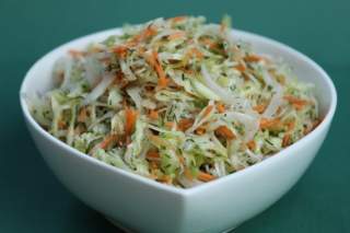 вітамінний салат з капусти та моркви