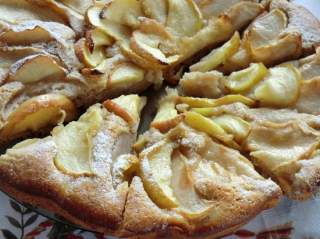 заливний яблучний пиріг на кефірі