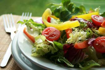 В меню дієти входить велика кількість свіжих овочів і фруктів