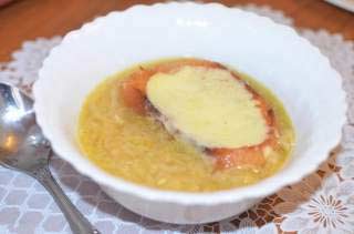 французький суп з цибулі