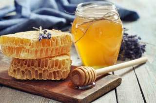 властивості меду в сотах