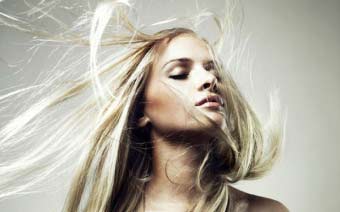 Що робити, коли електризуються волосся?