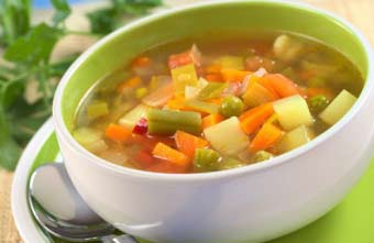 Чому варто вживати овочевий суп для схуднення