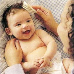 розчісування малюка